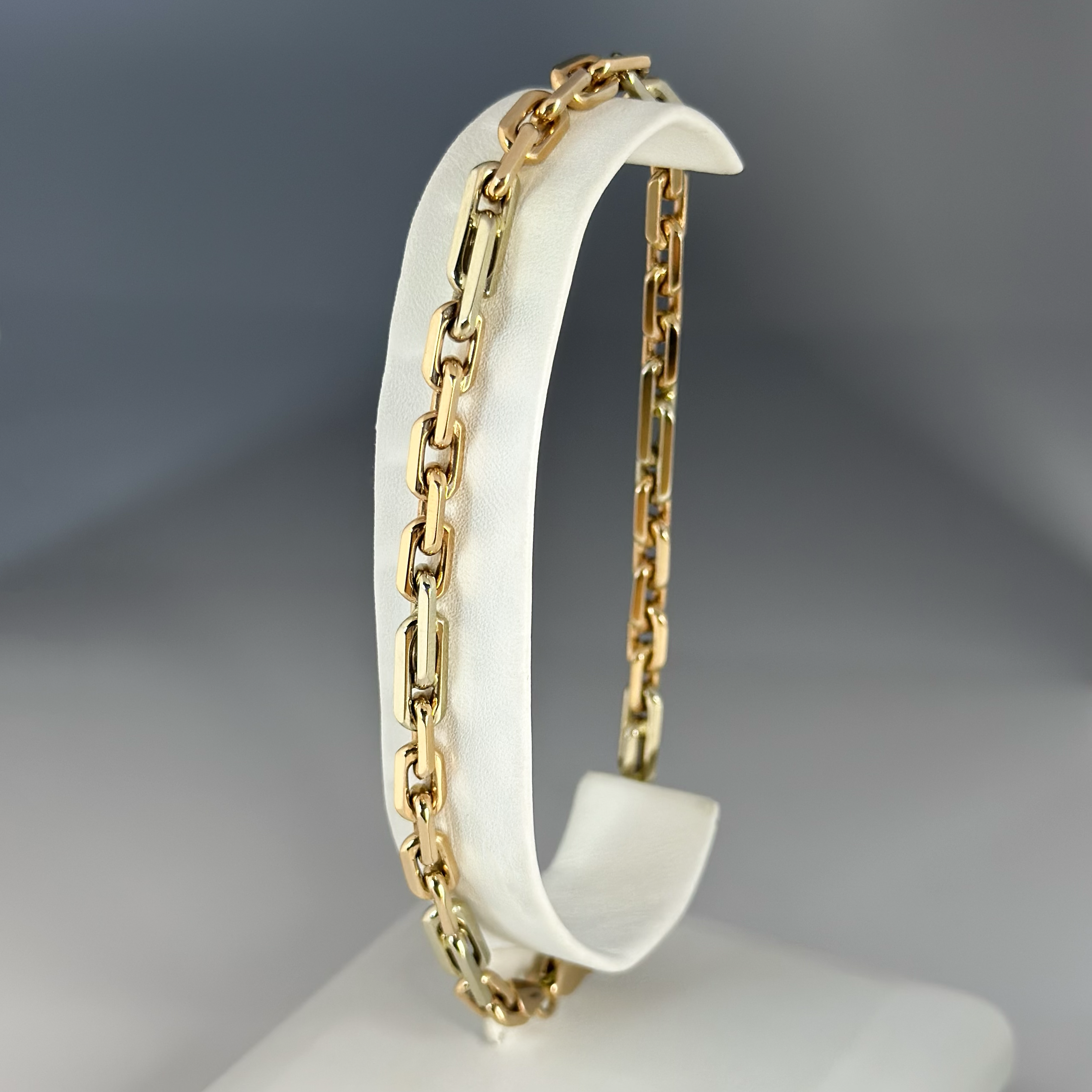 БЯКД001 (00000000064254122)